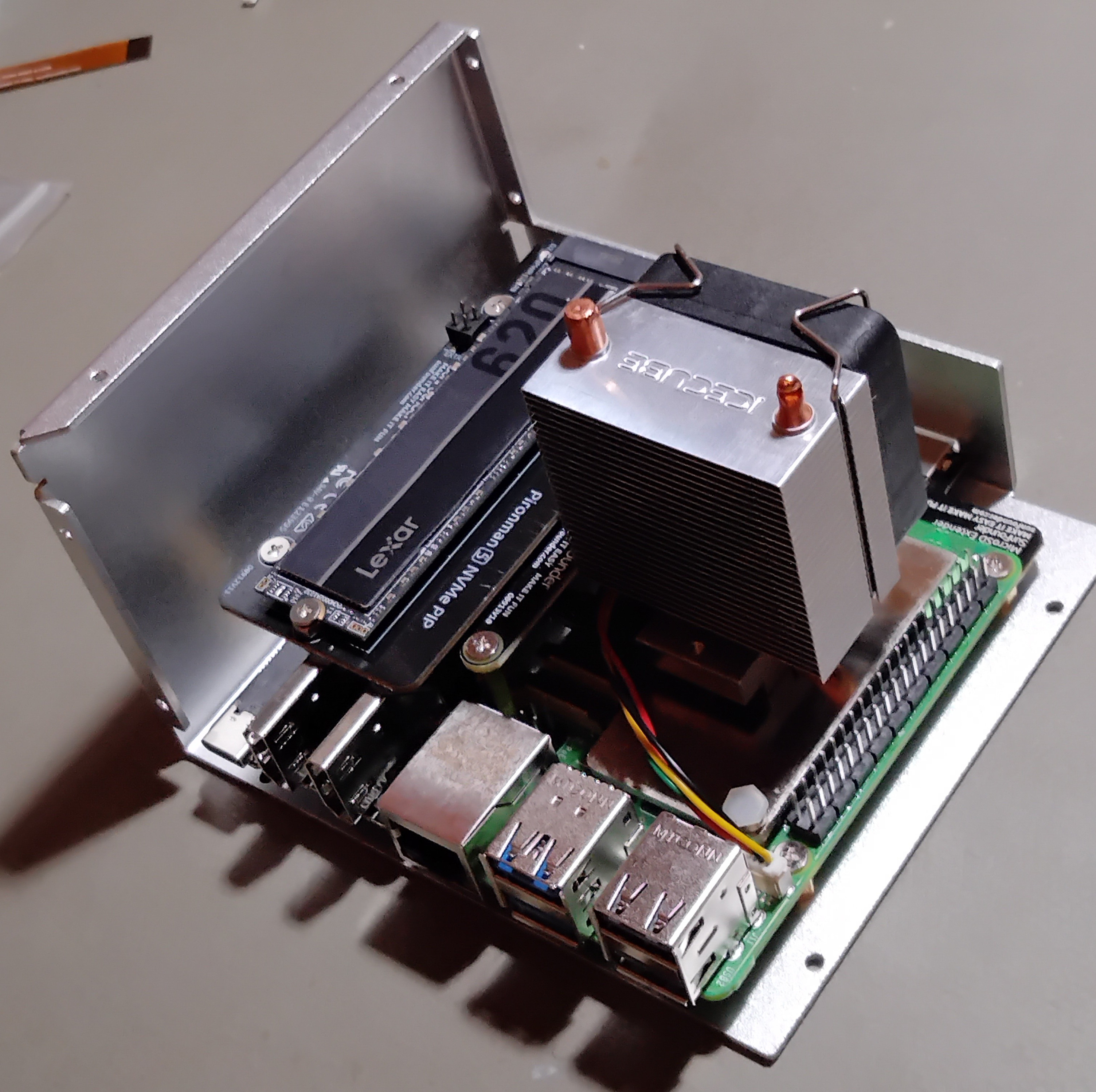 SSD adaptor and main cooler SSD adaptor and main cooler